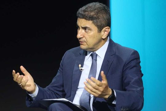 Παραιτήθηκε ο Αυγενάκης μετά την κατακραυγή